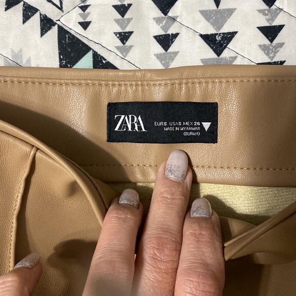 Faux leather Zara pant - Picture 2 of 6